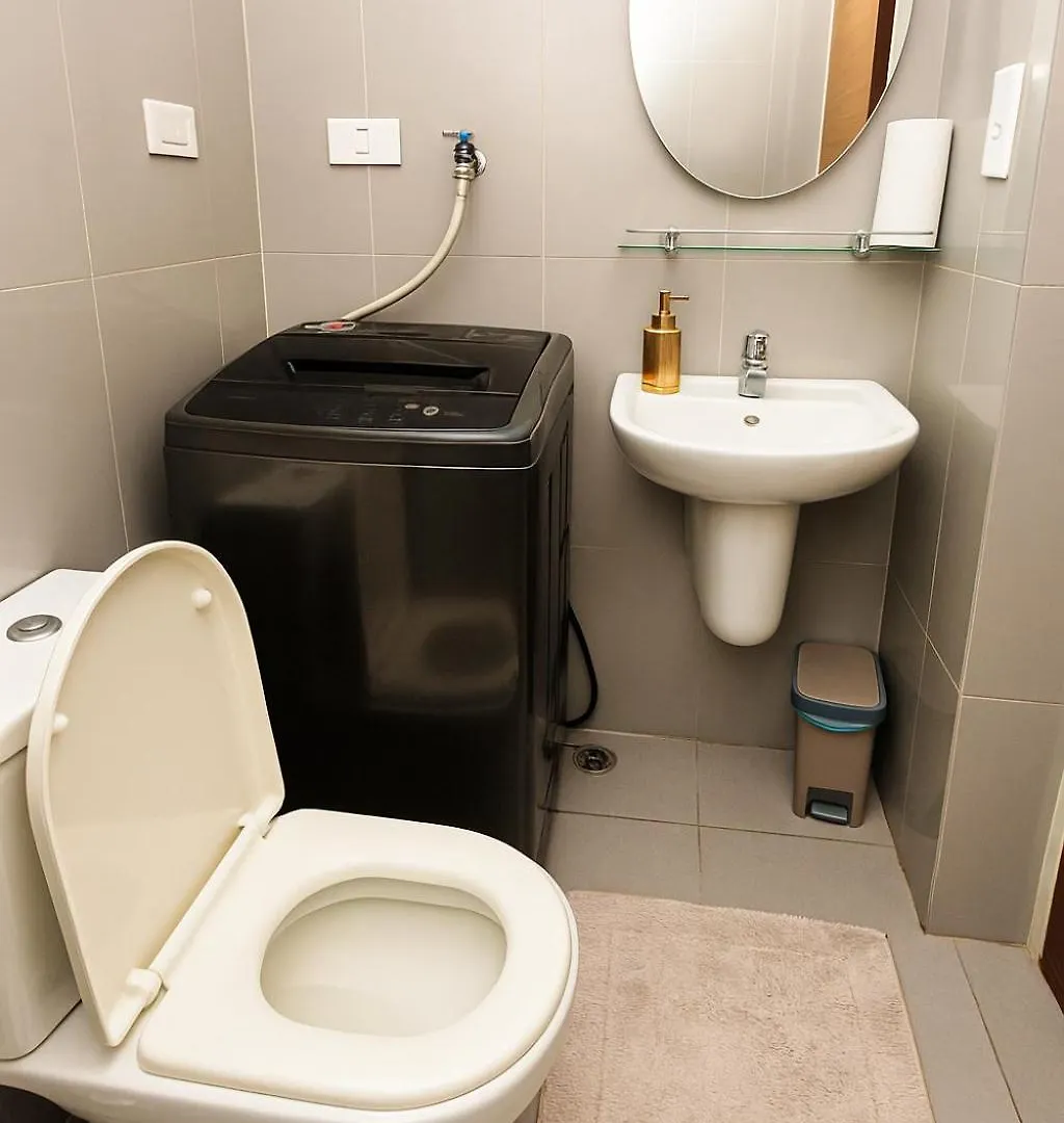 Sunlit Makati Haven Cozy 1Br Gym Pool 1703 location